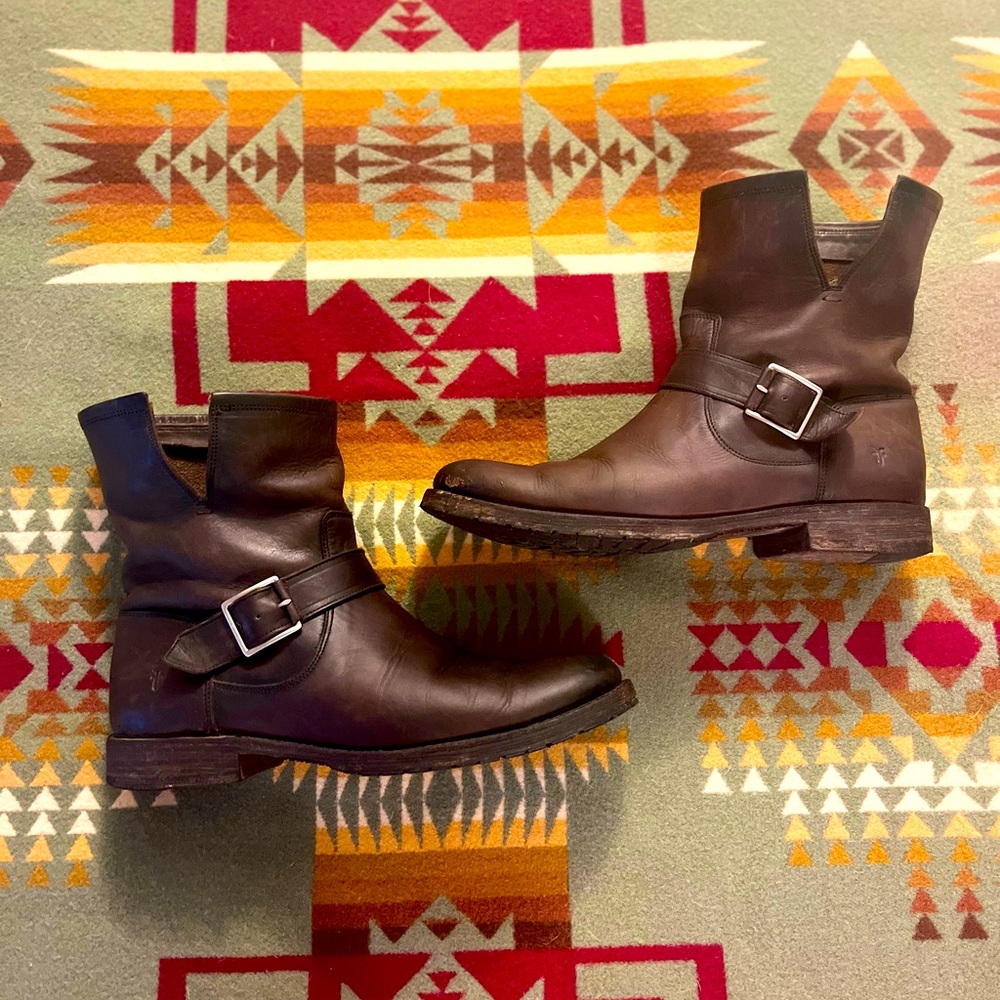 SIZE 8 FRYE BUCKLE ENGINEER BOOTS UNISEX